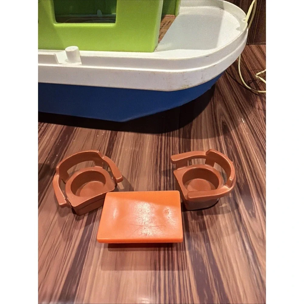Vintage Fisher Price Little People Houseboat #985 Boat w/ Figures Dog Furniture